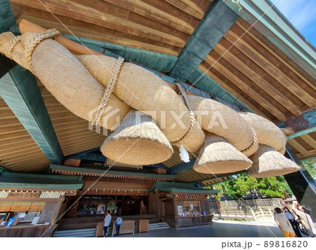 出雲大社のしめ縄 89816820