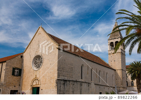 クロアチア　トロギルの旧市街の聖ドミニク教会　Church of St. Dominic 89822266