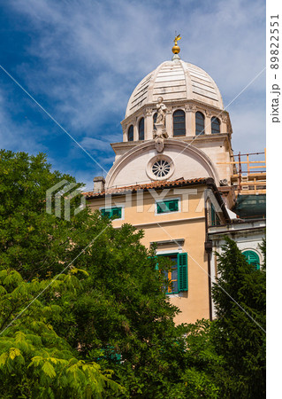 クロアチア シベニクの旧市街の聖ヤコブ大聖堂 クロアチア シベニクの旧市街の聖ヤコブ大聖堂 89822551