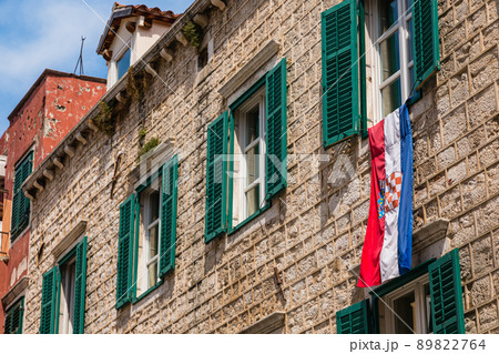 クロアチア シベニクの旧市街の風景 クロアチア シベニクの旧市街の風景 89822764