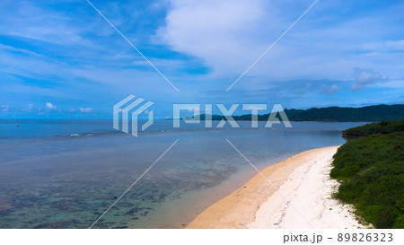 【空撮】石垣島 米原ビーチ 89826323