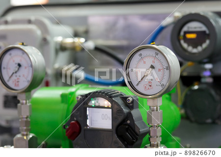analog pressure gauges and digital flowmeters 89826670
