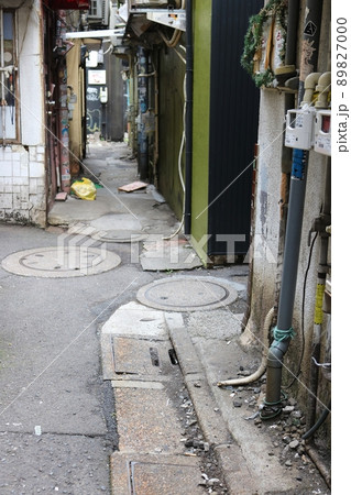 路地裏 路地裏 89827000