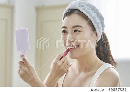 女性 女 女の子 89827321