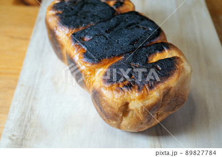 メスティンでパン 家のカセットコンロで焼いてみたところ・・焦げた メスティンでパン 家のカセットコンロで焼いてみたところ・・焦げた 89827784
