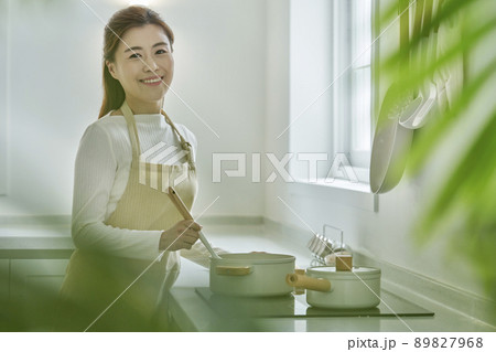 料理 主婦 キッチン 89827968