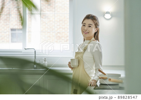コーヒー 料理 主婦 89828547