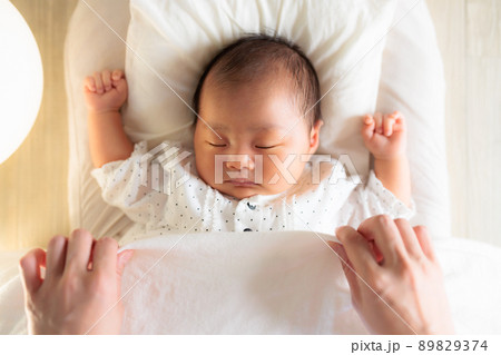 夜 寝かしつけ 赤ちゃん 夜 寝かしつけ 赤ちゃん 89829374