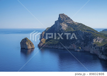 Beautiful scenic view of Mediterranean seascape and rocky cliff against blue sky 89832806