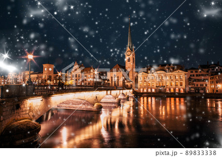 pheavy snowfall in Zurich on a winter night 89833338