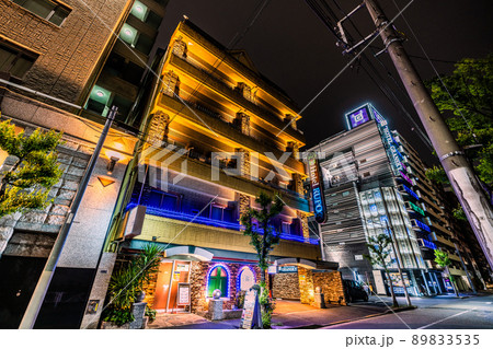 日本の東京都市景観 5月GW。3年ぶり、行動制限がないGW。夜・錦糸町のホテル街などを望む＝8日 89833535