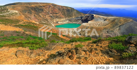 【宮城県】蔵王の御釜（五色沼） 89837122