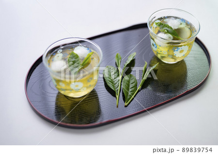 新茶を冷やして頂く 新茶を冷やして頂く 89839754