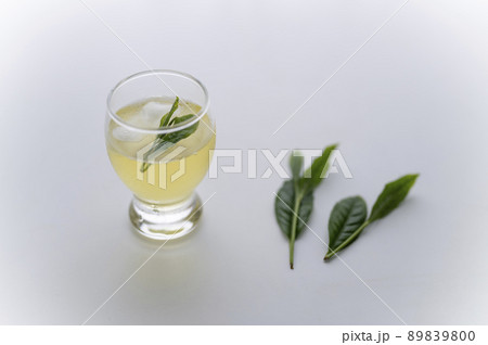 新茶を冷やして頂く 新茶を冷やして頂く 89839800