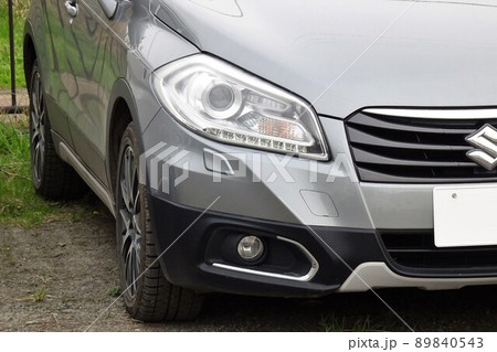 自動車イメージ　スズキ初代SX4 Sクロスのフロントマスク 89840543