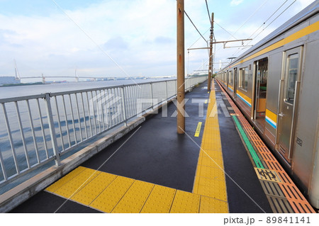 海に面した駅（鶴見線 海芝浦駅） 89841141