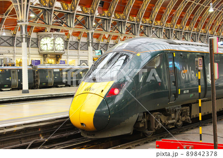 ロンドンのパディントン駅 ロンドンのパディントン駅 89842378