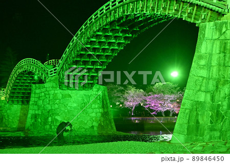 岩国市錦帯橋と桜 89846450