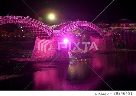 岩国市錦帯橋と桜の夜景 89846451