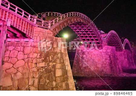岩国市錦帯橋と桜の夜景 89846465