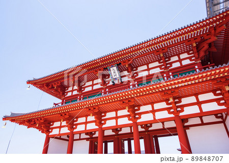 奈良県 平城京跡の大極門(南門) 奈良県 平城京跡の大極門(南門) 89848707