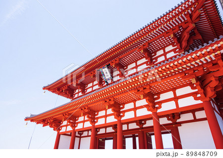 奈良県　平城京跡の大極門(南門) 89848709