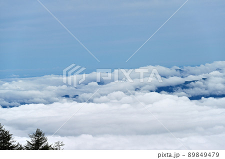 富士山 展望台からの雲海 富士山 展望台からの雲海 89849479
