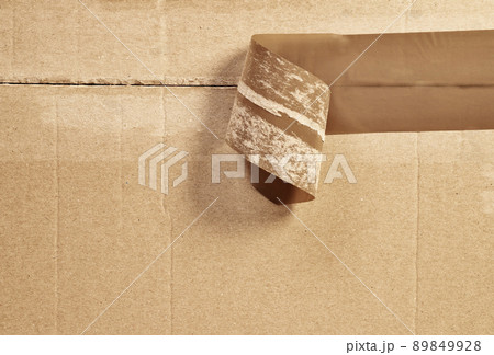 Adhesive tape and cardboard box 89849928