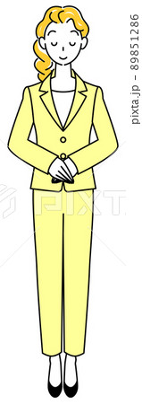 少し頭を下げお辞儀をしているスーツ姿の可愛い女性の全身立ち姿 右手を上にして手を組んでいる イラスト 少し頭を下げお辞儀をしているスーツ姿の可愛い女性の全身立ち姿 右手を上にして手を組んでいる イラスト 89851286