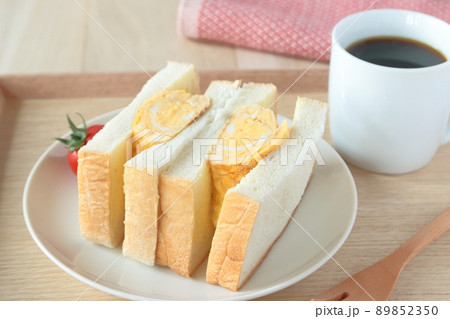 厚焼き玉子サンド 89852350