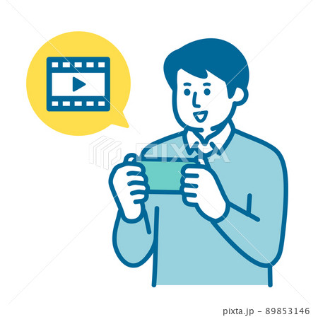 スマホで動画を見る男性 89853146