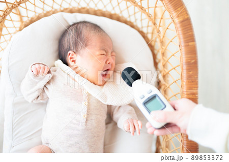 赤ちゃんの泣き声　騒音計　イメージ 89853372