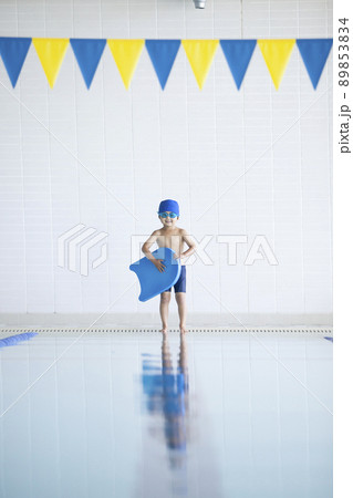 スイミングスクールの男の子 スイミングスクールの男の子 89853834