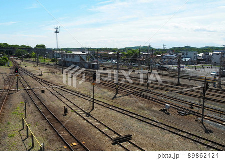 寄居駅(秩父鉄道・東武鉄道・JR東日本)、線路と青空【埼玉県寄居町】 89862424