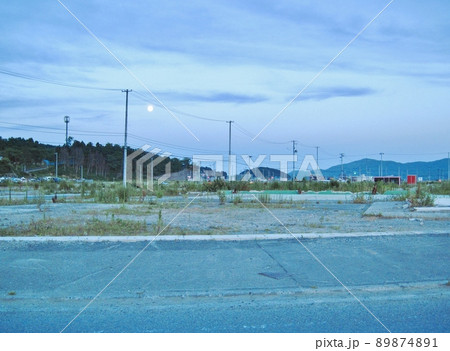 夕暮れの南三陸町志津川地区　東日本大震災の記憶(2012年) 89874891