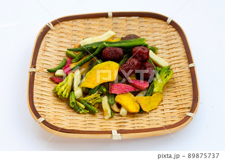 Crispy fruits vegetables, Delicious snacks 89875737
