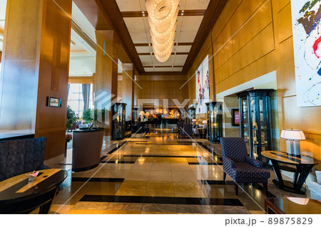 高級ホテル　ラウンジ 89875829