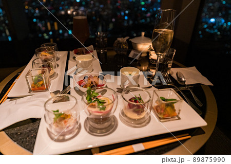 ディナー　ラウンジ　高級ホテル 89875990