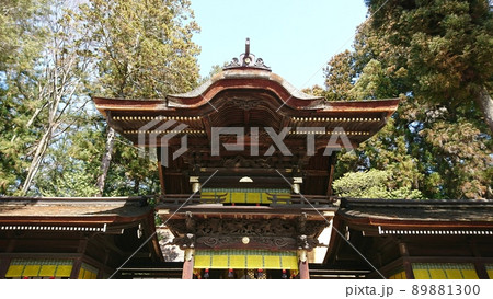 信濃國一之宮 諏訪大社 下社 秋宮 幣拝殿 89881300