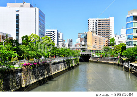 山本橋／目黒川より上流方向／五反田駅方面を望む(東京都品川区)【2022.4】 89881684