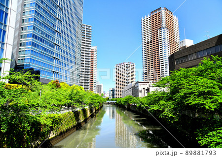 御成橋／目黒川より上流方向／五反田駅方面を望む(東京都品川区)【2022.4】 89881793