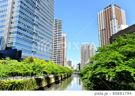 御成橋／目黒川より上流方向／五反田駅方面を望む(東京都品川区)【2022.4】 89881794