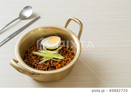 Korean Instant Noodle with Black Bean Sauce (Jajangmyeon or JJajangmyeon) 89882720