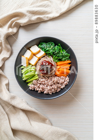 Korean spicy cold noodles 89883630