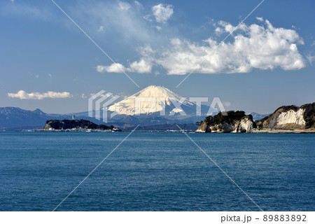 逗子マリーナより望む富士江の島絶景 89883892