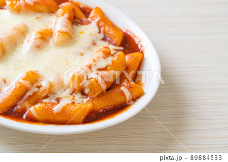 Korean rice cake in spicy Korean sauce with cheese, Cheese Tokpokki, Tteokbokki with Cheese Korean rice cake in spicy Korean sauce with cheese, Cheese Tokpokki, Tteokbokki with Cheese 89884533