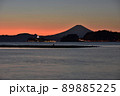 鎌倉和歌江島と富士江の島夕景 89885225
