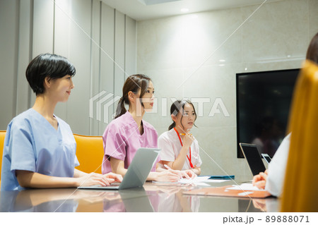 医療　カンファレンス 89888071