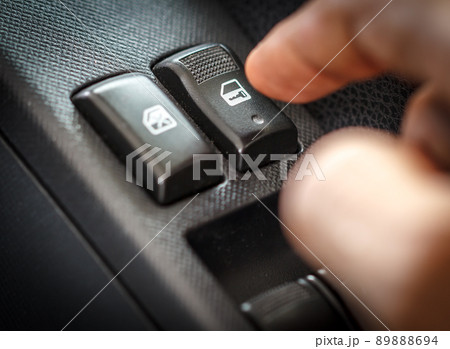 Button lock glass in the car 89888694