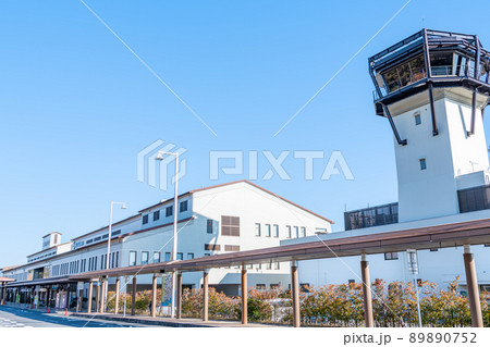 岡山県岡山市　快晴の岡山桃太郎空港（岡山空港） 89890752